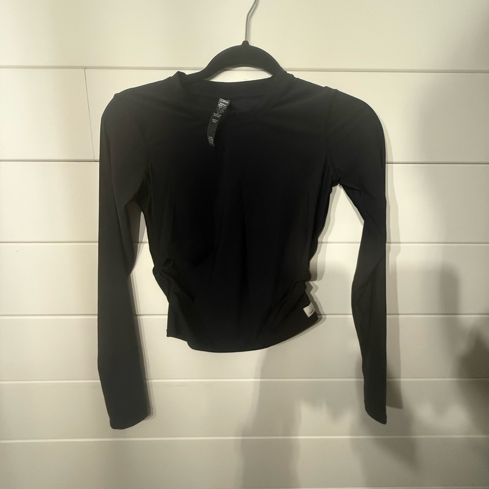 Vuori Long Sleeve Black Performance Tee